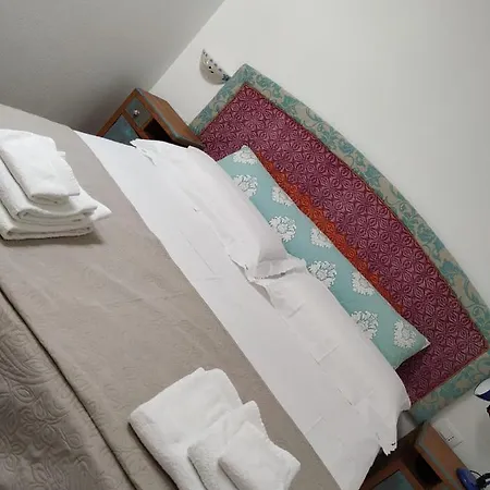 Bed & Breakfast Sa Crobe Lanusei